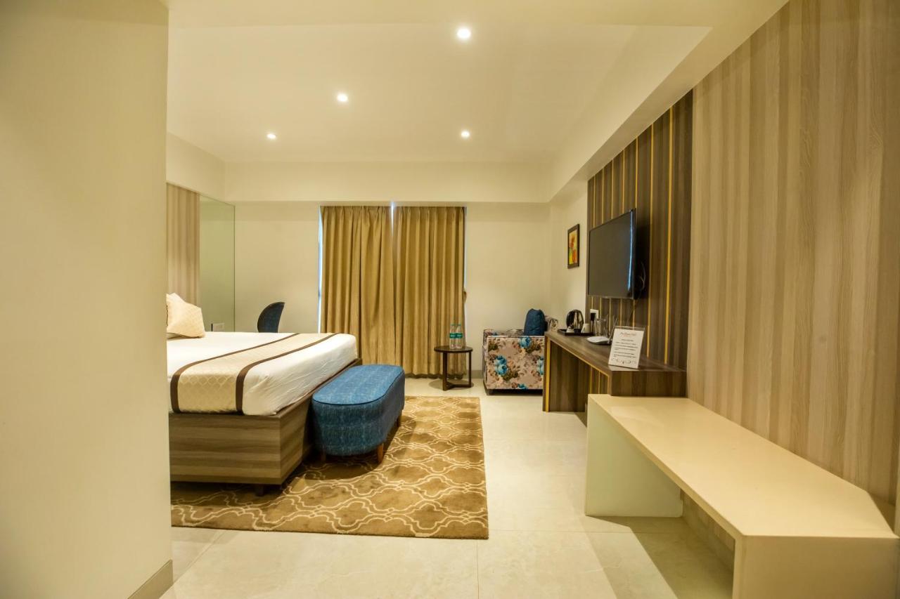The Thane Club Esterno foto