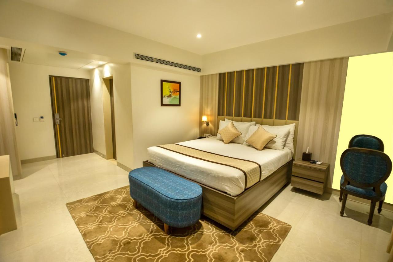 The Thane Club Esterno foto
