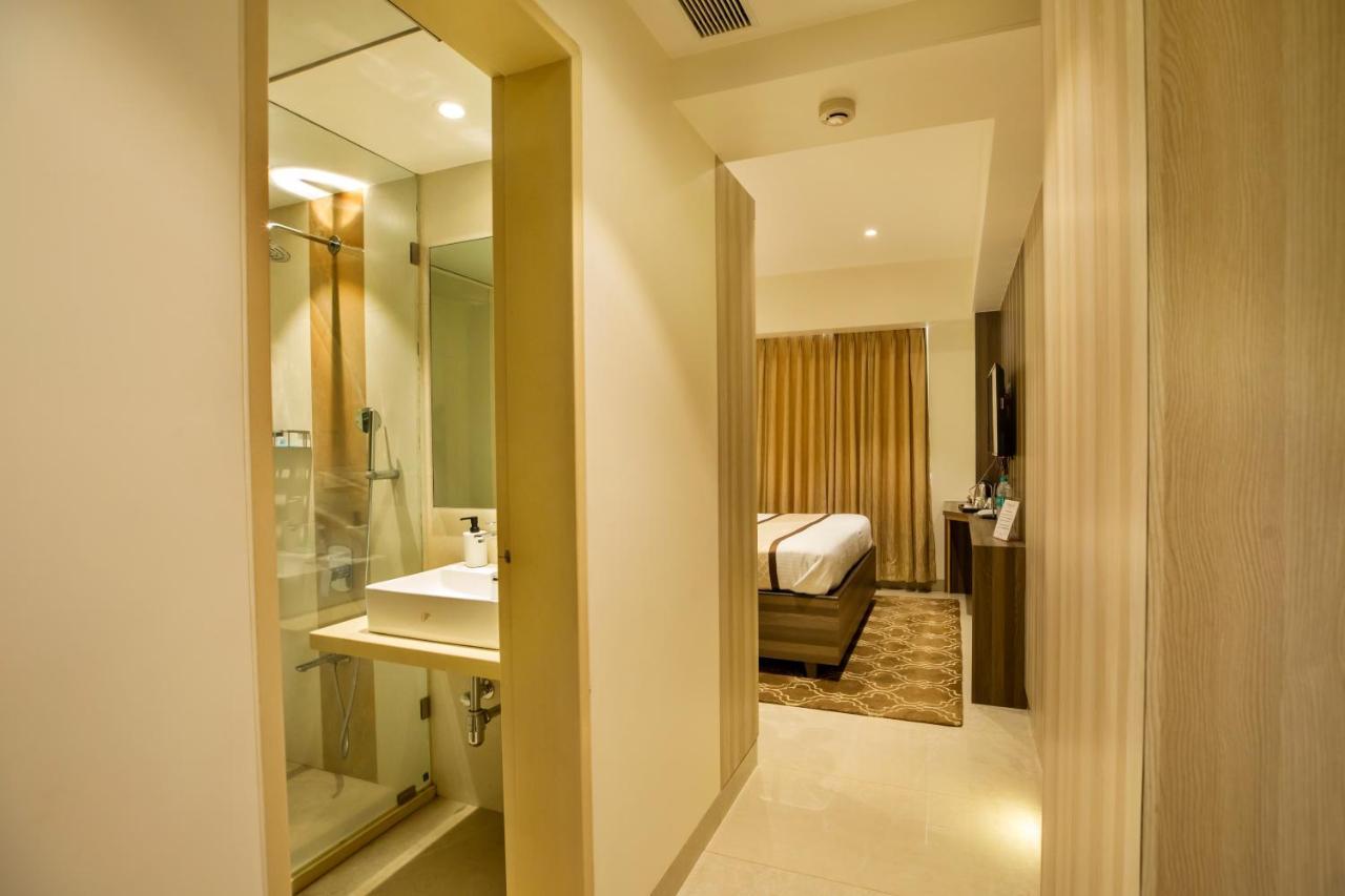 The Thane Club Esterno foto